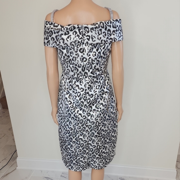 New and company metallic animal print sheat dress - Picture 4 of 10
